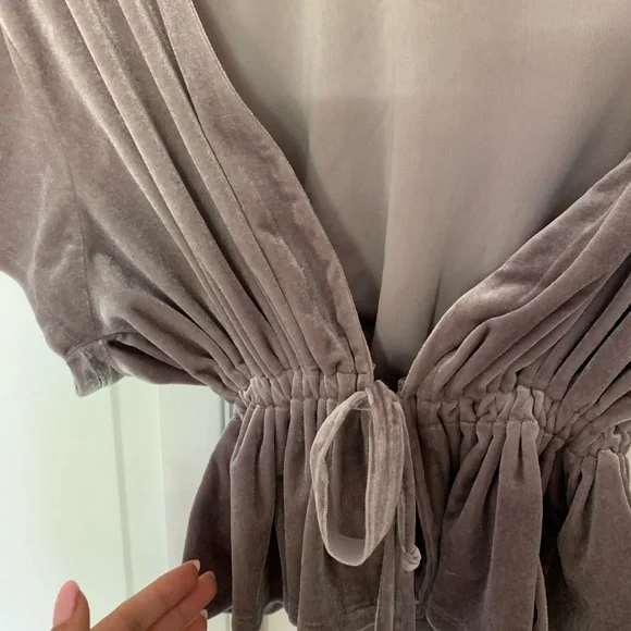 Urban outfitters velvet cropped wraparound blouse gray - Picture 6 of 6